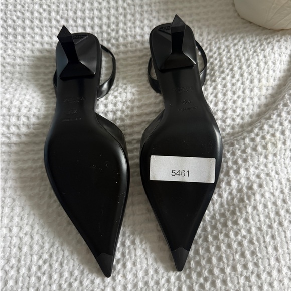 Prada Women's Elegant Black Pointed Heels - Picture 2 of 4
